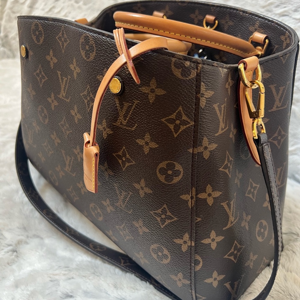 Authentic Louis Vuitton Montaigne MM MNG M41056